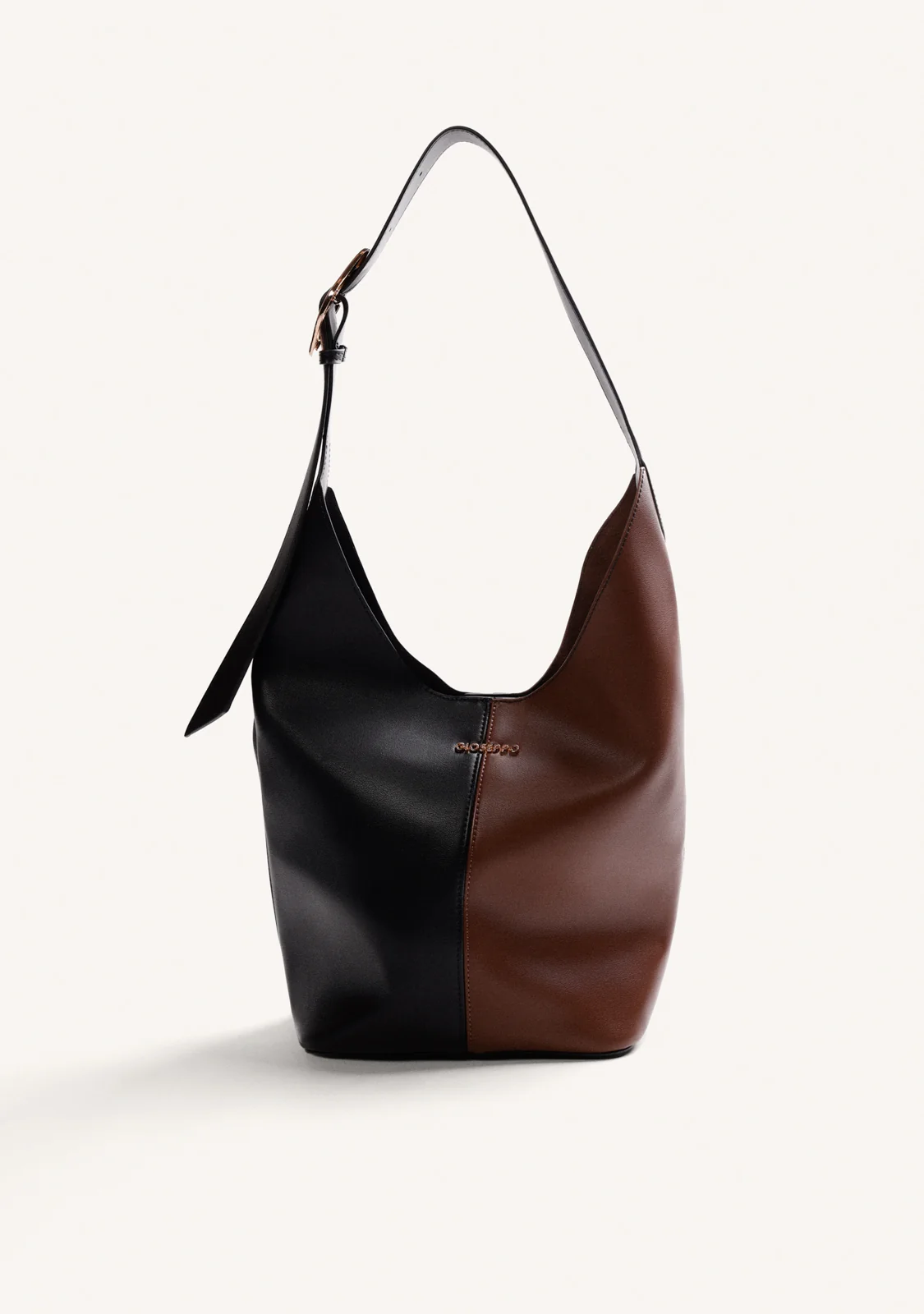 Bolso bucket negro y marrón Gioseppo 80654