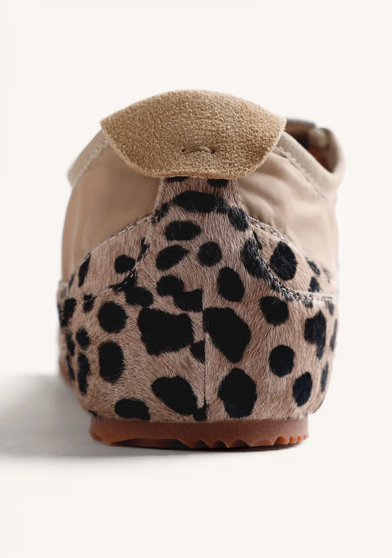 Zapatillas marrones leopardo con cuña Gioseppo 80666